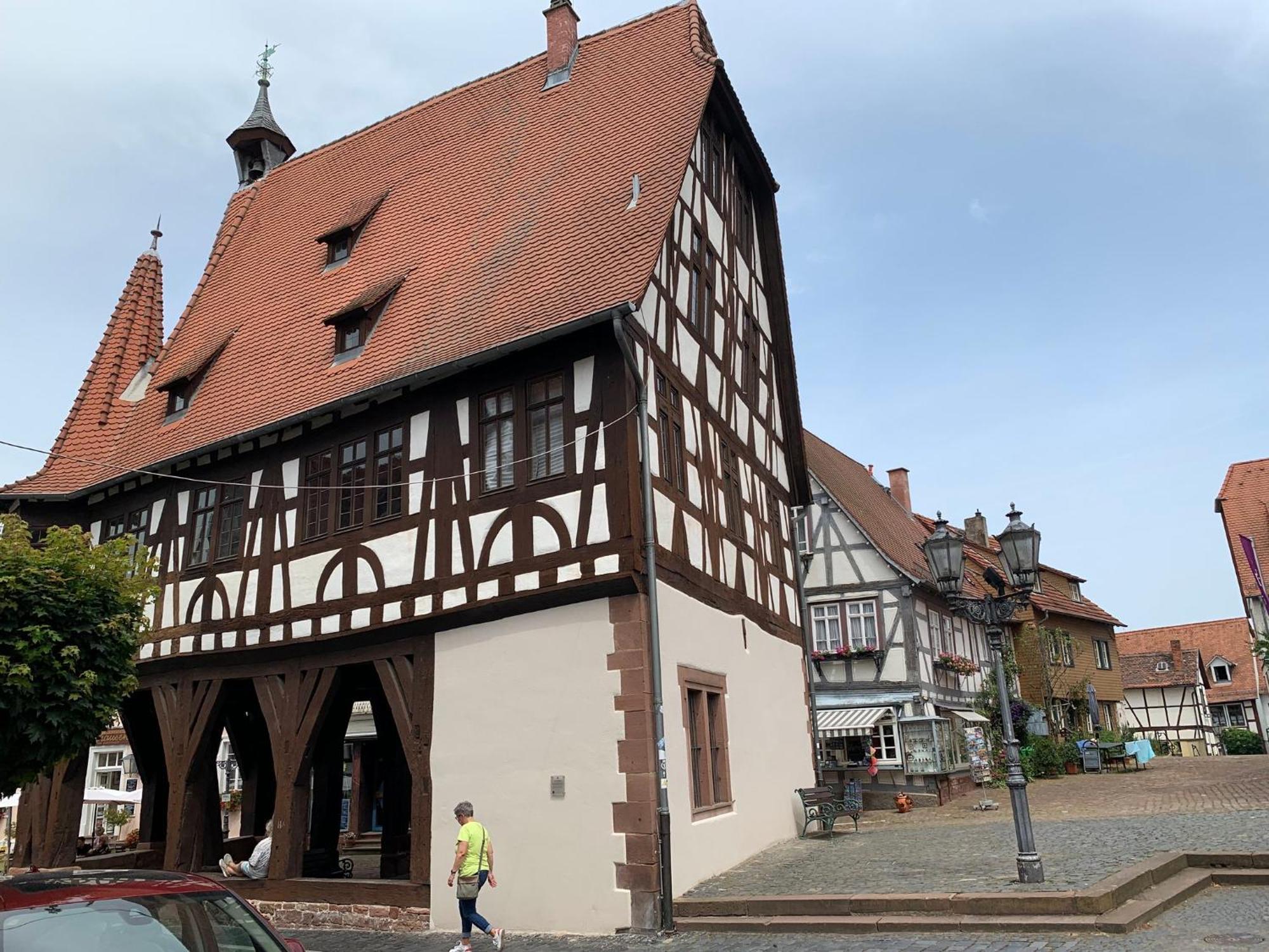 Apartament Wohnen Am Historischen Rathaus Michelstadt Zewnętrze zdjęcie